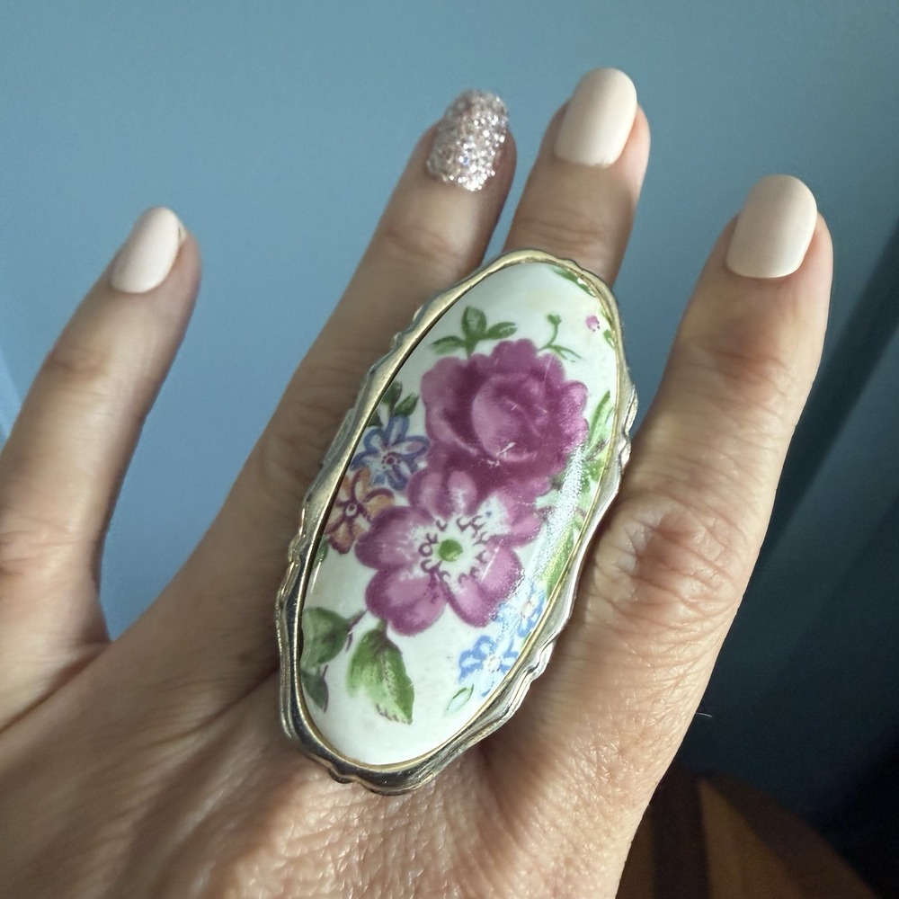 Vintage Lipstick Holder Compact Ring Porcelain Floral Mirror Adjustable Gold Ton